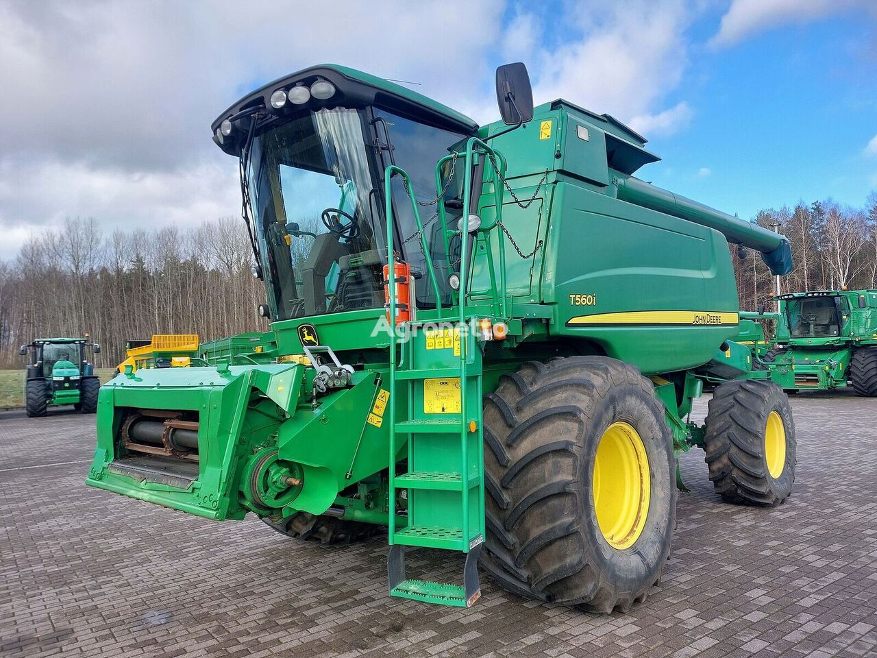 зерноуборочный комбайн John Deere T560i